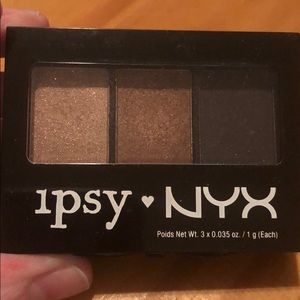 NYX Eye Shadow - NO BRUSH